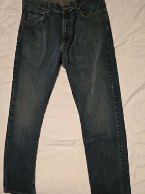 Wrangler Athletic Fit Stretch Straight Jeans Blue Med Wash - M-33×30 - Excellent